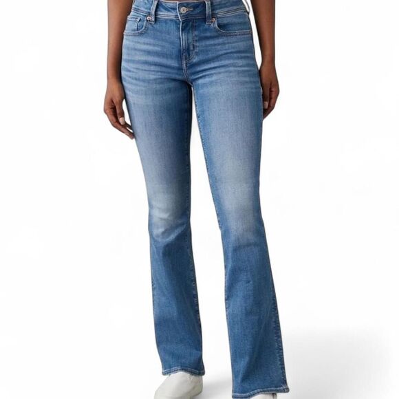 American Eagle Low rise “kick boot” denim jeans. 12 LONG. - Picture 4 of 8